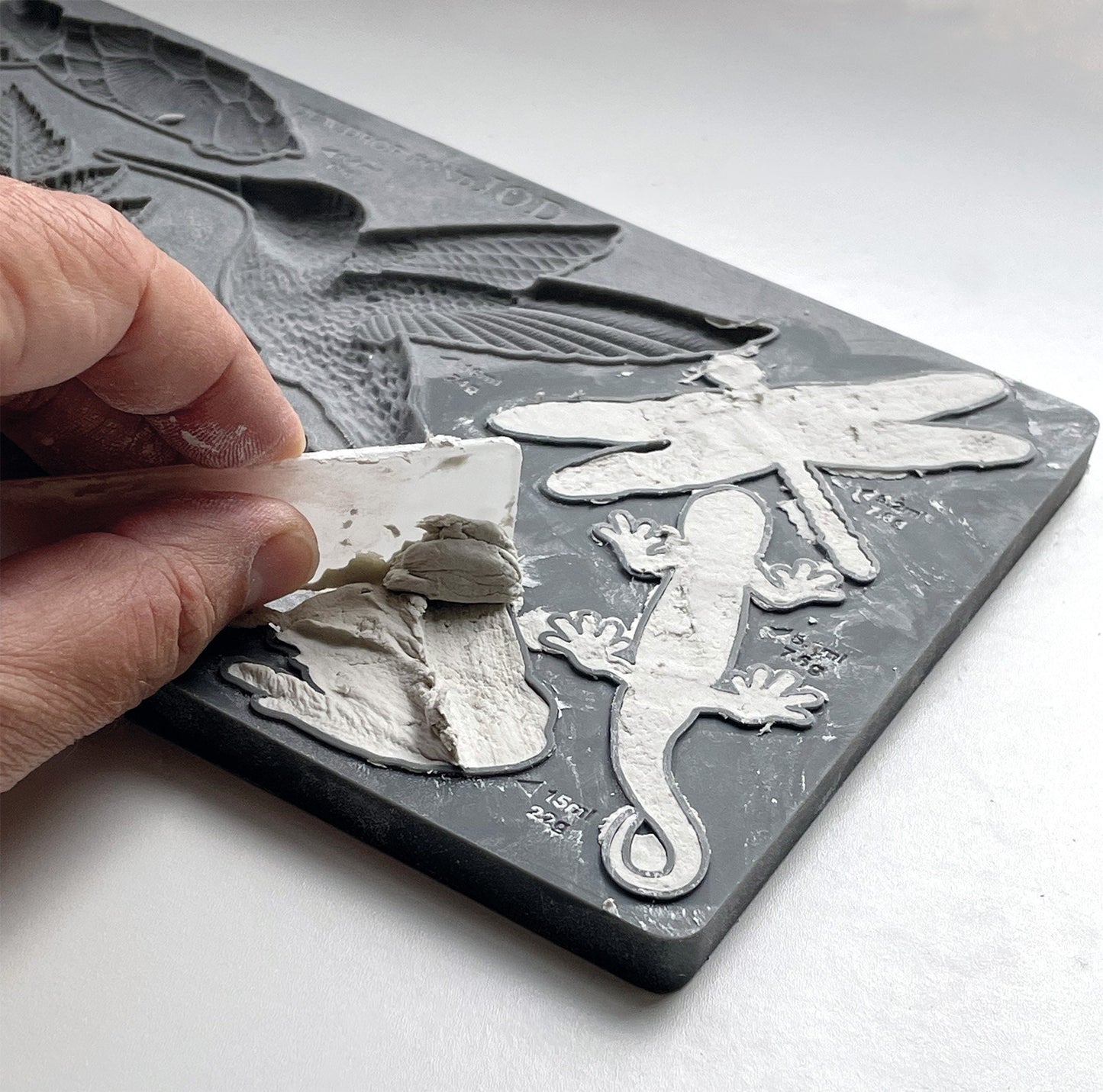 IOD Dewdrop Pond 6x10 Decor Mould Label Moulds Use With Clay or Resin Crafts Signs Sugar Arts Furniture Fall Decor, Dewdrop Pond Mold