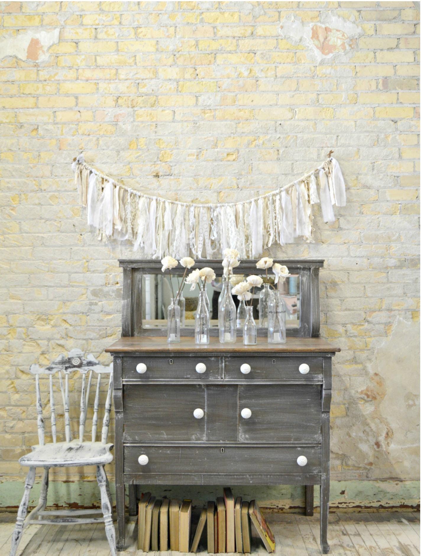 Sweet Pickins Milk Paint - Suitcase