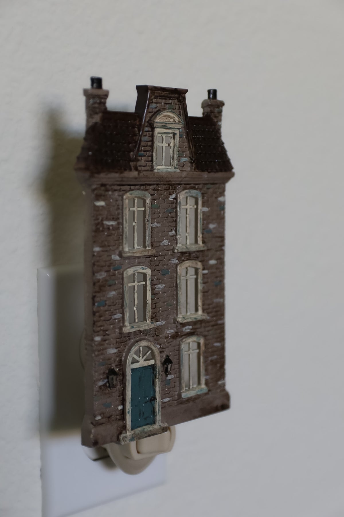 IOD Old Colchester Road Mould • Iron Orchid Designs • 6×10 Tall Historic House & Village Facade Mould • Ships in 1–2 Days
