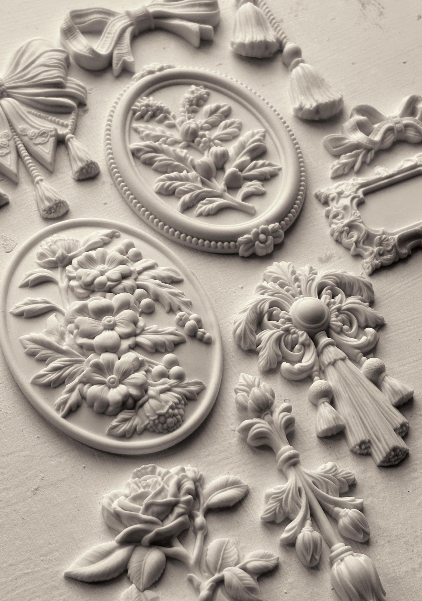 2025 IOD Victoriana Decor Mould
