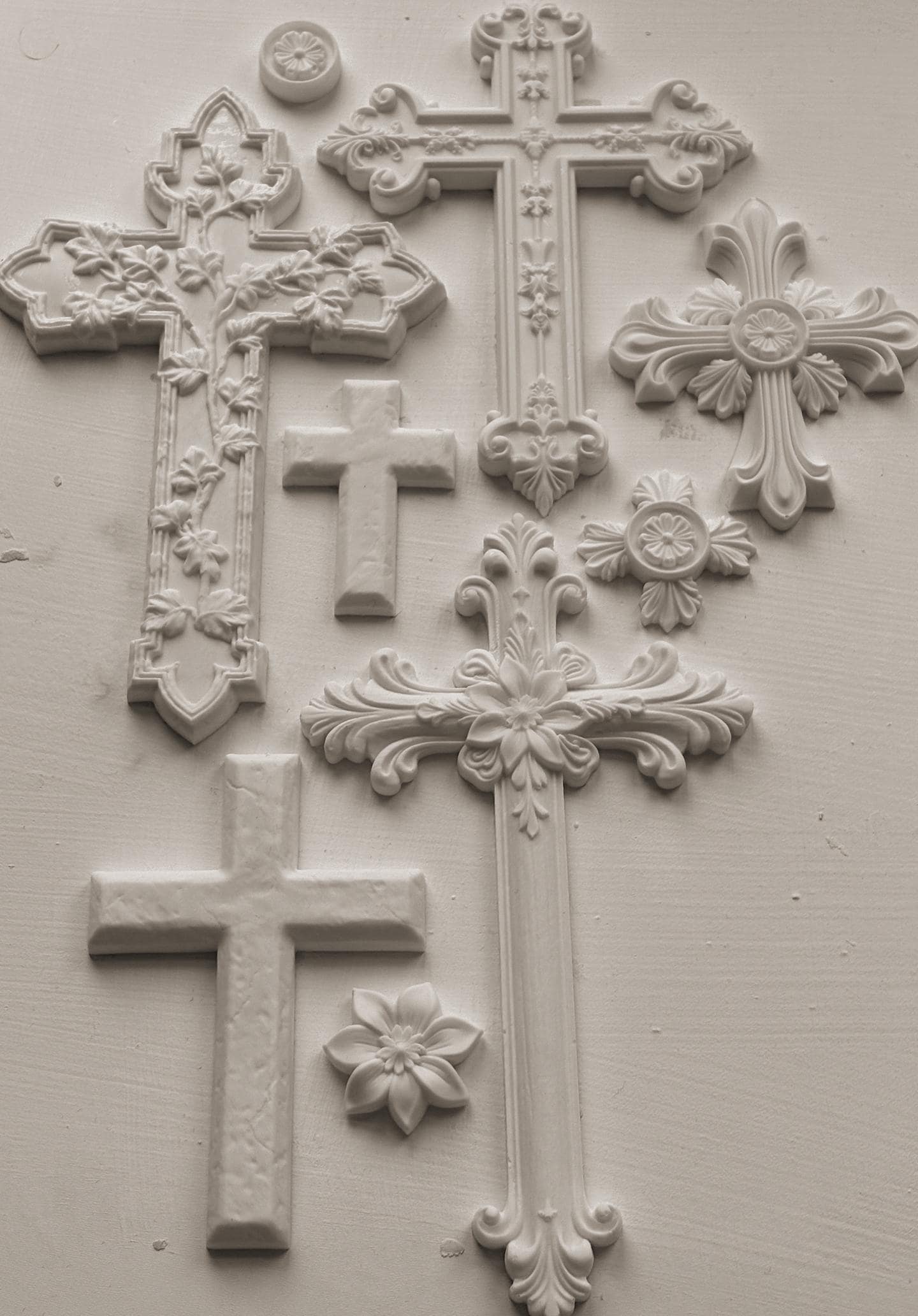 2026 IOD NEW Les Croix Decor Mould, Moulds Use Clay or Resin Crafts Signs Sugar Arts Furniture, Mold Ship 1 day, Iron Orchid Design