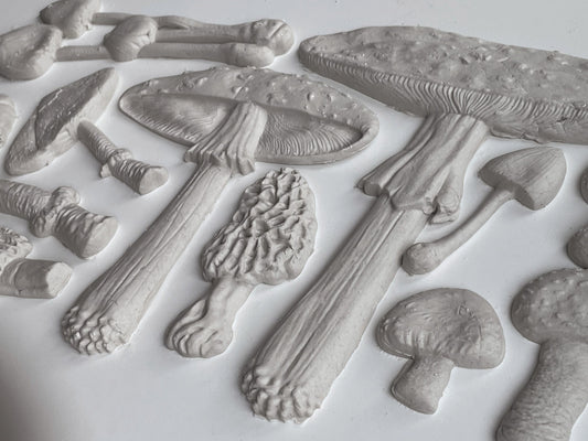 IOD Toadstool 6x10 Decor Mould