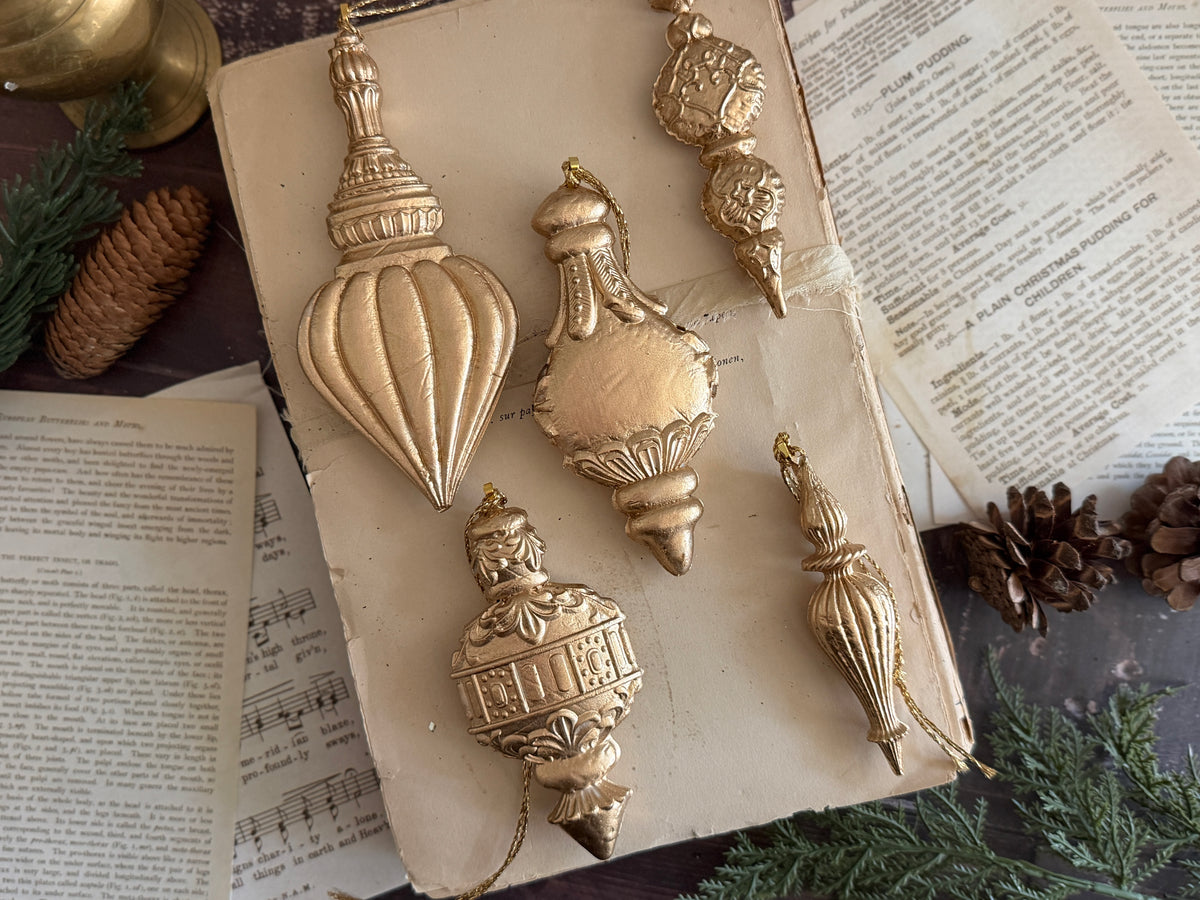 *PREORDER*  IOD Baubles Mould • Iron Orchid Designs • 6×10 Holiday Sign Mould • Ships in 1–2 Days