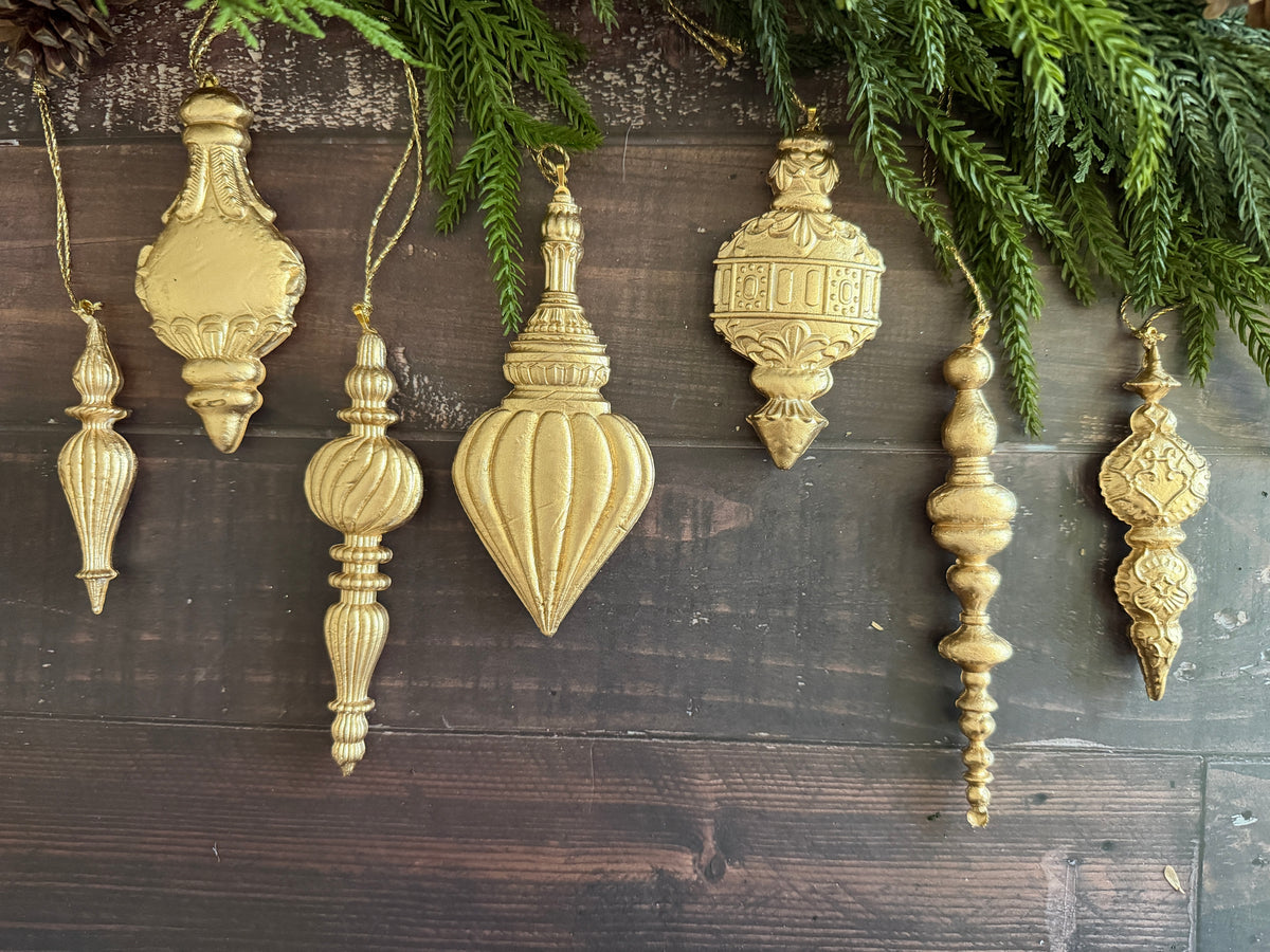*PREORDER*  IOD Baubles Mould • Iron Orchid Designs • 6×10 Holiday Sign Mould • Ships in 1–2 Days