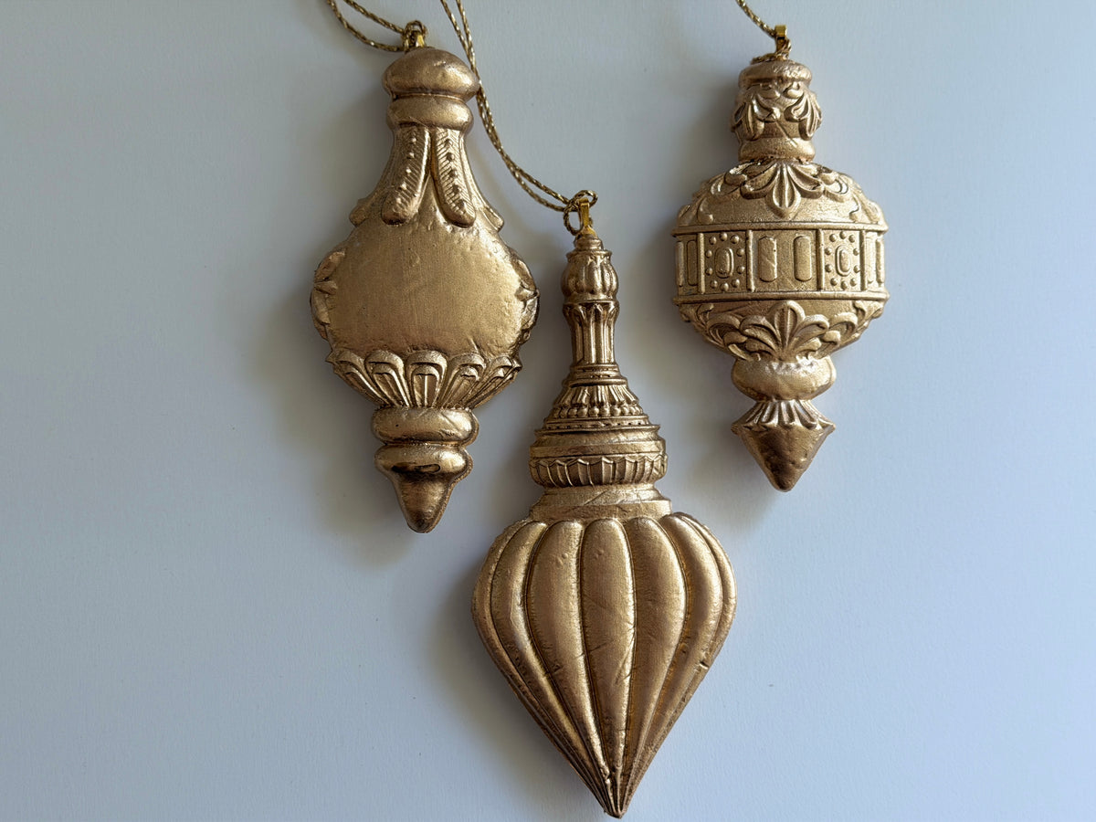 *PREORDER*  IOD Baubles Mould • Iron Orchid Designs • 6×10 Holiday Sign Mould • Ships in 1–2 Days