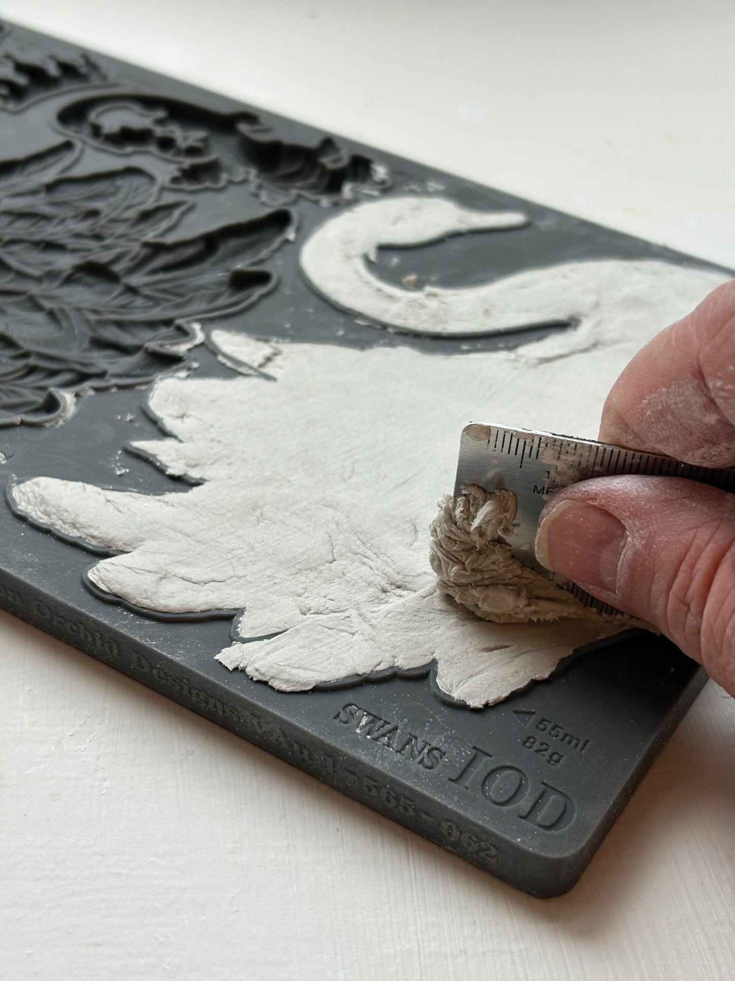 IOD Swans Decor Mould